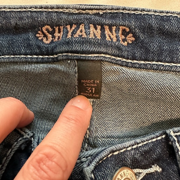 SHYANNE JEANS, size 31 bootcut Rhinestone accents - Picture 2 of 4